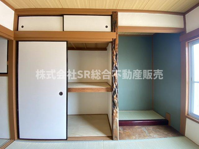 東鴻池町4丁目中古戸建の収納|仏間もあります。容量たっぷりの押入です！