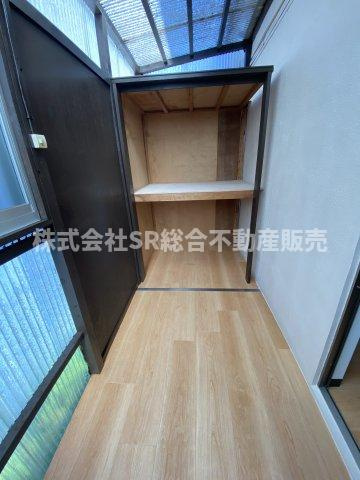 東鴻池町4丁目中古戸建のその他共用部分|物置としても、雨の日の洗濯物を干す場所としても使えます♪