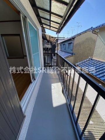 東鴻池町4丁目中古戸建のバルコニー|西側バルコニーは外からの目を気にせずに洗濯物が干せます！