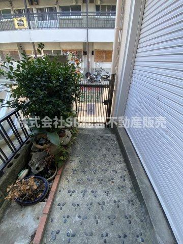 東鴻池町4丁目中古戸建の玄関|植物を育てることもできます！