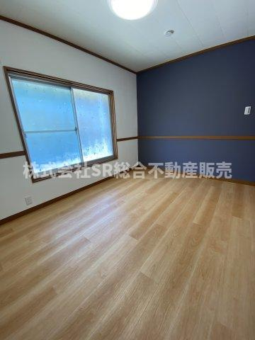 東鴻池町4丁目中古戸建の洋室|広々とした洋室です