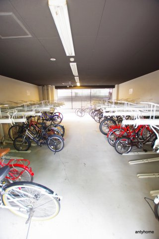 スワンズシティ堂島川　仲介手数料無料の駐車場