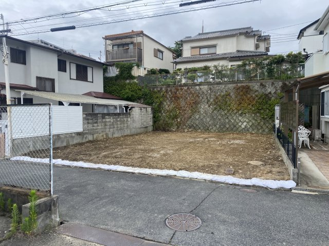 神戸市垂水区星が丘３丁目　土地の前面道路含む現地写真|間口の広い高低差のない素敵な土地です