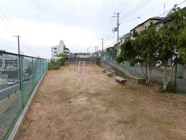 神戸市垂水区星が丘３丁目　土地の周辺|現地より約５Mに公園あります