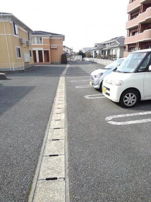 【駐車場】 | コンフォータブル　フリーデ