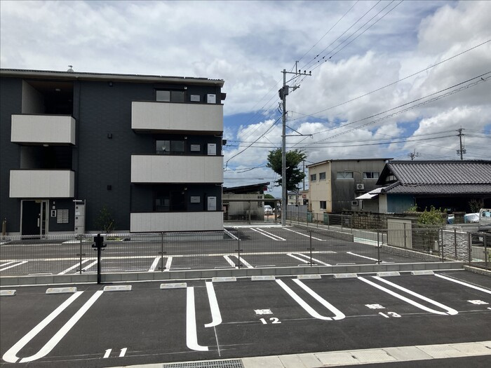 TORISIA VT (トリシアブイティー)の駐車場