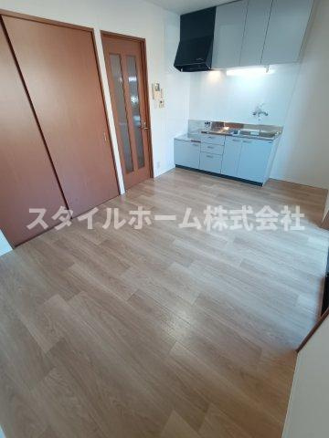 ガーデンコート平松APの内装|同建物内別部屋の写真です。
