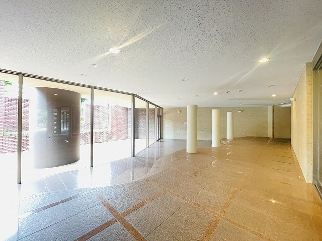 【エントランス】 | グランド・ルー博多南ガーデネッセ