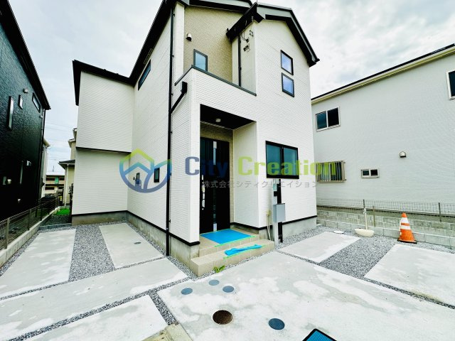 【成約御礼】秦野市曽屋　お庭付き角地の新築戸建て　8号棟の外観