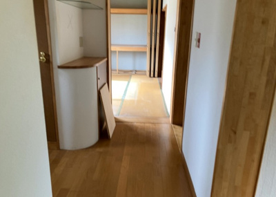 【内装】 | 鵜野森団地　F棟 | 内装はとにかくおしゃれなものがいい！と選ぶ前に、まず住んだ後のことを想像してみましょう。住んでみたらコンセントの位置が悪くて使いにくいなど出てきます。事前にどの家電をどこに置くか想定しておきましょう。