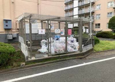 【設備】 | 鵜野森団地　F棟 | 共有部分は、住民なら誰もが使える設備のこと。例えば駐車場やエレベーター、インターネット設備、セキュリティ設備などがあります。他にも、マンションの廊下・外部階段やエントランス・ゴミ置き場などがあります。