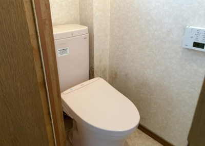 【トイレ】 | 鵜野森団地　F棟 | トイレは大きさや形、機能、抗菌性などが異なる多種多彩なタイプが各メーカーから出ています。それぞれに良さがあるため、事前にどういったタイプのトイレがいいのかをご家庭内で決めて、内見に行くといいでしょう。