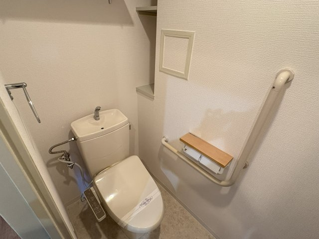 【トイレ】 | レフィナード | トイレです