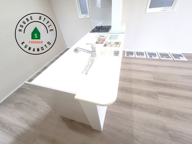 宇城市松橋町両仲間第4-5棟（3号棟）のダイニング|キッチンから立ち込める香りが今日の料理を期待させます。