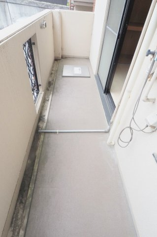 プーテゥジュール２番街のバルコニー