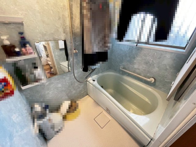 【浴室】 | 赤坂台４丁　中古戸建 | 浴室に窓が付いているので、換気ができて湿気やカビ防止になりますよ♪