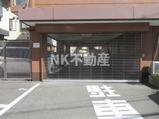 【駐車場】 | シャッター付ガレージあります
