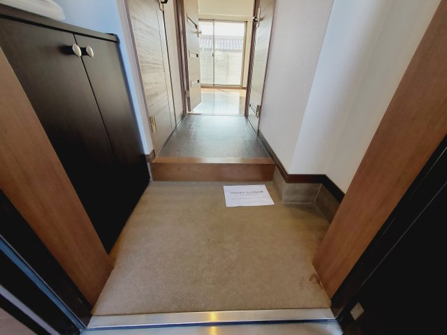 プレシャス小林の玄関