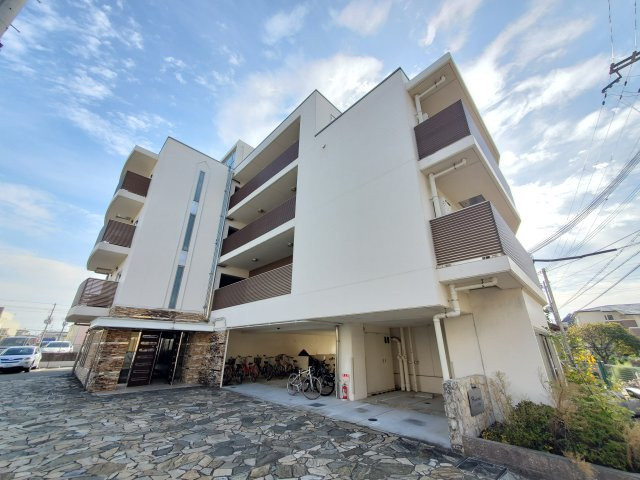 プレシャス小林の外観