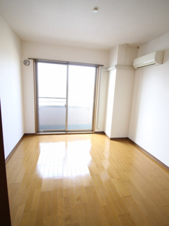 【洋室】 | ロイヤルクイーンズパーク関目