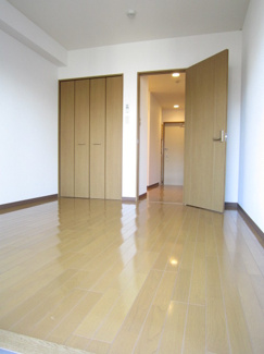 【洋室】 | ロイヤルクイーンズパーク関目