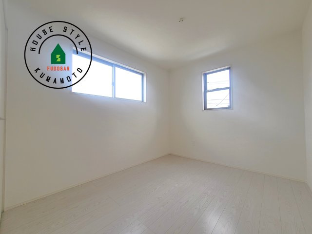 熊本市南区御幸西2丁目第3-2棟（2号棟）　の洋室|採光良好な洋室は全居室、複層ガラスの遮熱効果と断熱効果で、一年中快適に過ごせます。