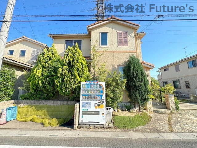 吉川市美南4丁目　中古戸建の外観|敷地面積60坪でゆったりとした邸宅です