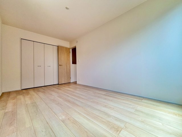清水11番20　新築戸建　A号棟の寝室|大きなベッドを置いて家族みんなで寝れる広さの主寝室☆彡