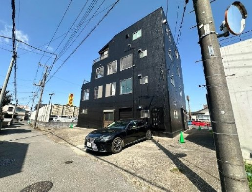 MATSUGASAKI　BLDG.の駐車場