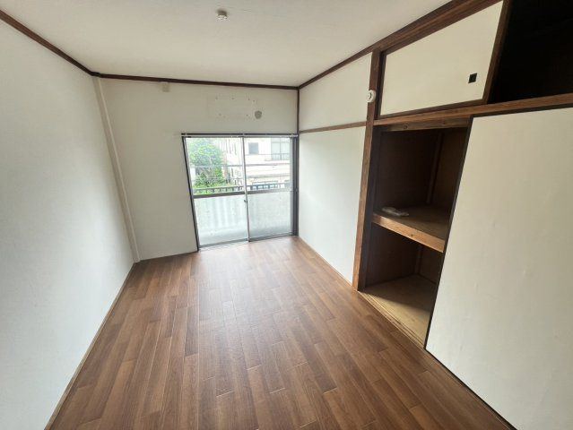 さつきが丘花島住宅の居間・リビング