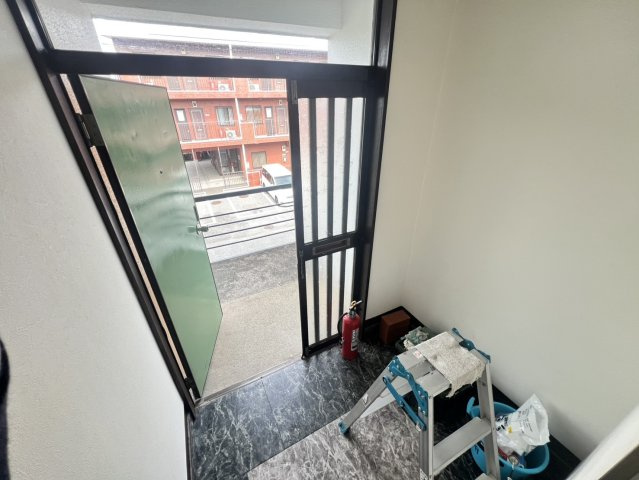 さつきが丘花島住宅の玄関