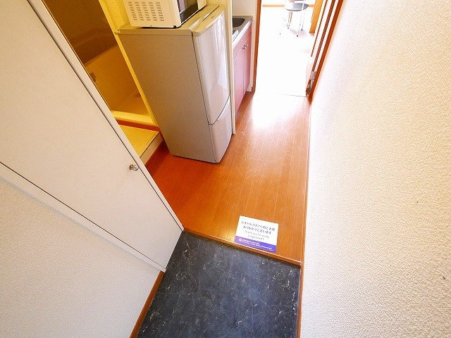 レオパレス和（西九条町）の玄関|明るい玄関です
