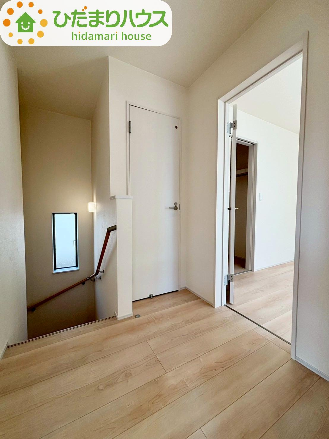 清水11番20　新築戸建　B号棟のその他|階段は手すりが付いているので、登り降りが安心ですね♪