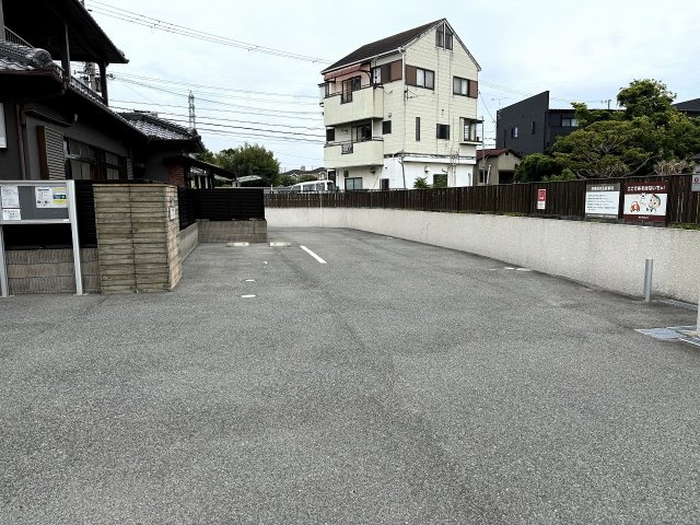 アトリオコートあかしの駐車場