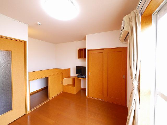 レオパレスＴａｋｕｙａⅢの居間・リビング|居間です