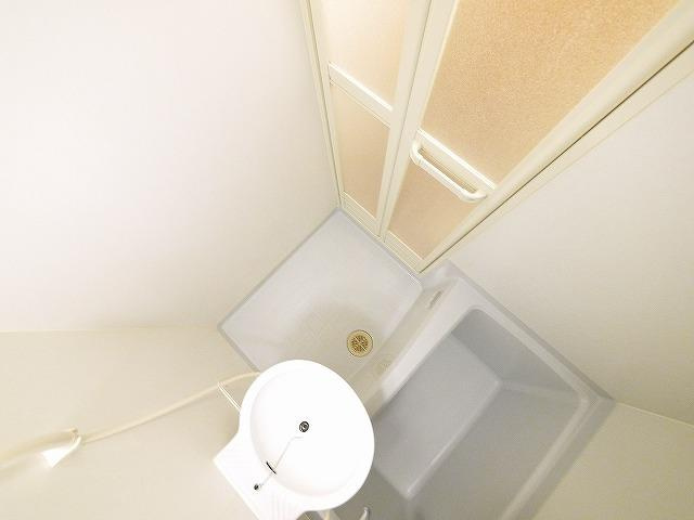 レオパレスＴａｋｕｙａⅢの浴室|日々の疲れを癒すお風呂付です