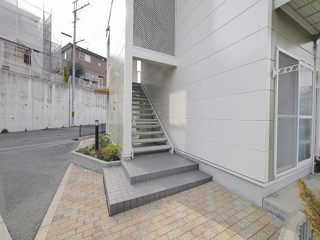 レオパレスＴａｋｕｙａⅢのその他共用部分|共用部分の階段です