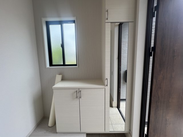 駐車場３台、いや、４台イケるんじゃ？な【栄区野七里】新築戸建の収納