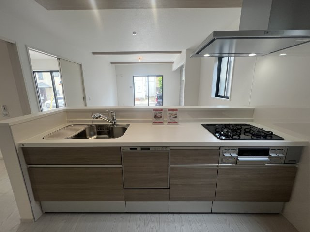 駐車場３台、いや、４台イケるんじゃ？な【栄区野七里】新築戸建のキッチン|使いやすいキッチンです