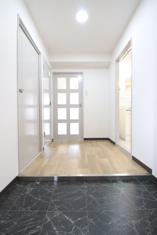 【玄関】 | メゾングリフィン