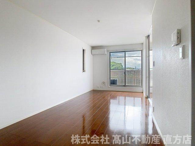 コートデコの居間・リビング