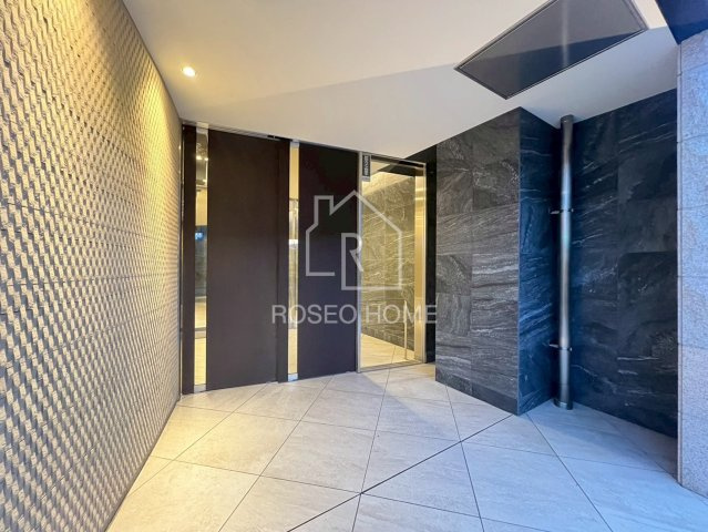 グレースリバー中之島のエントランス