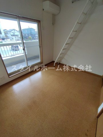 OMメゾンZoushiの寝室|同建物内別部屋の写真です。