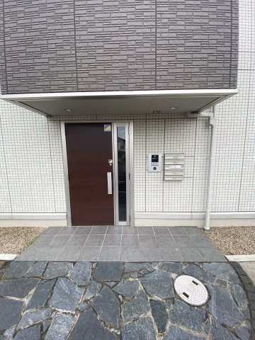 クリア　トゥレスＡのエントランス