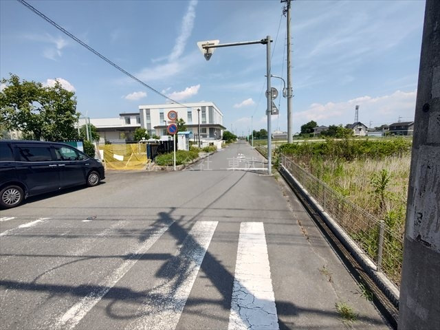 【前面道路含む現地写真】 | 川越市府川　A区画 | 建築条件なし