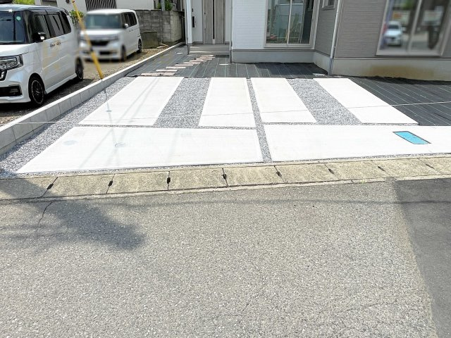 小山市駅東通り9期　新築戸建て　1号棟の駐車場|カースペースは2台お停めいただけます♪