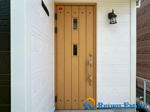 中古戸建　茅ヶ崎市室田3丁目の玄関