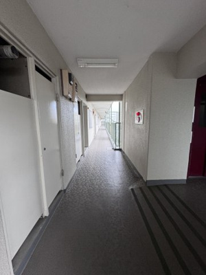 【その他共用部分】 | 東大和グリーンタウン 1号棟 | 共用廊下部分