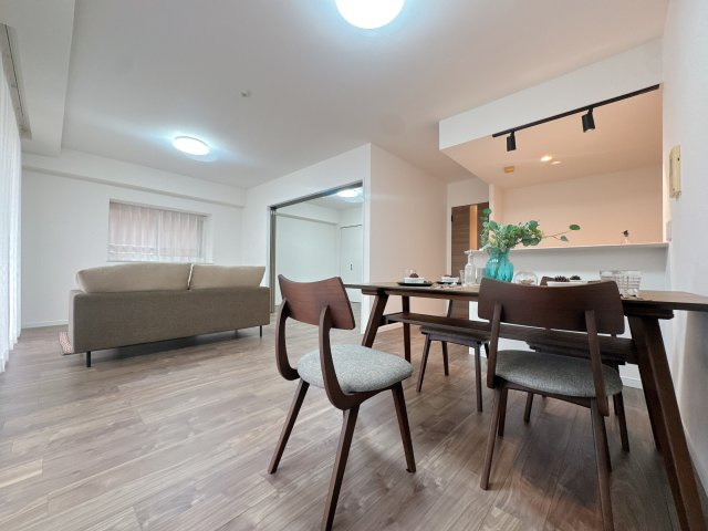 【居間・リビング】 | グランディア高宮ヒルズ☆仲介手数料無料☆