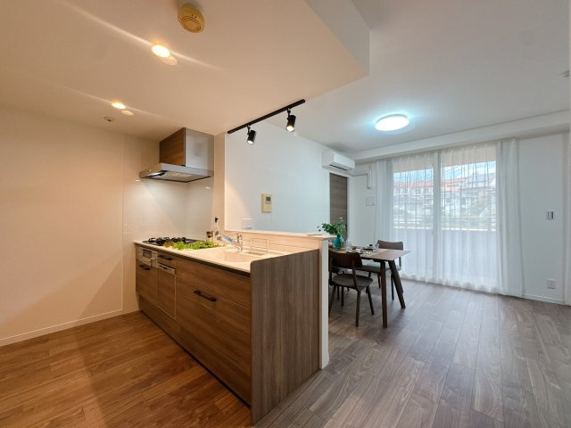 【居間・リビング】 | グランディア高宮ヒルズ☆仲介手数料無料☆